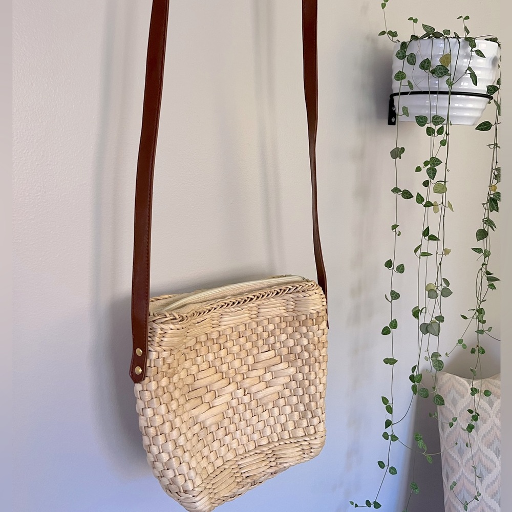Vintage Woven Wicker Purse